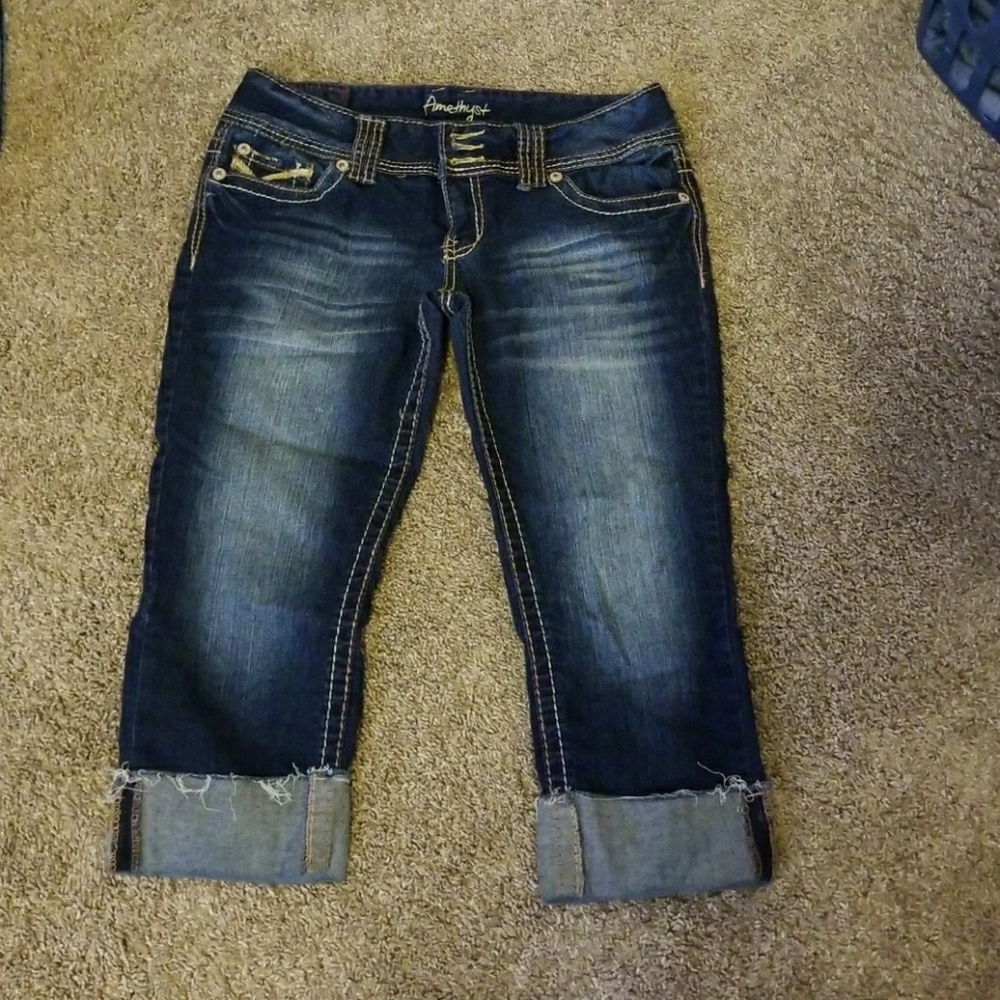 Amethyst capris
